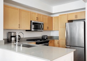 Ideal Hollywood 1BR w/Gym, Pool & Spa, nr. Sunset Blvd, by Blueground