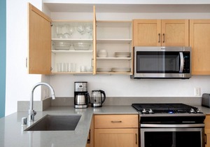 Ideal Hollywood 1BR w/Gym, Pool & Spa, nr. Sunset Blvd, by Blueground
