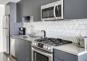 Ideal Long Beach Studio w/ Pool & Gym, walk to Ocean Blvd, by Blueground
