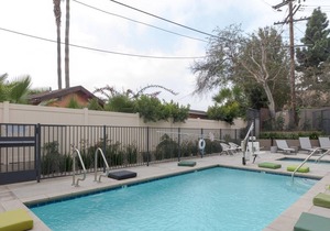 Ideal Westchester 1BR w/ Pool, Gym, nr. beach & LAX, by Blueground