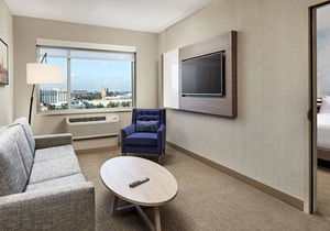 In the Heart of it All! 2 Wonderful Units, Pool, Water Park!