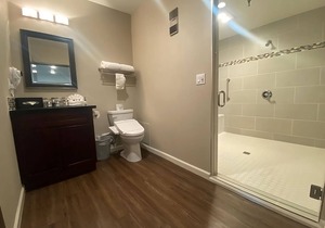Just What You Were Looking For! Free Parking, Close to Hermosa Beach Pier