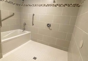 Just What You Were Looking For! Free Parking, Close to Hermosa Beach Pier