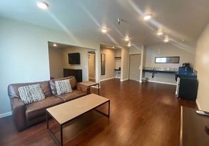 Just What You Were Looking For! Free Parking, Close to Hermosa Beach Pier