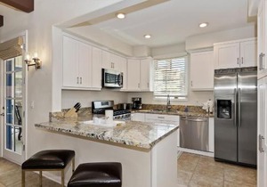L44 Luxurious 2 Story Townhome - Newly Remodeled! condo