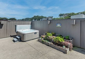 La Costiera | Paradise on the Bluffs w/ Ocean Views & Private Hot Tub