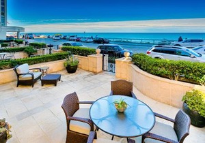 La Jolla Village Oceanfront Homes