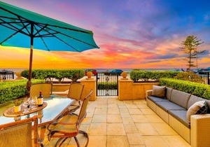 La Jolla Village Oceanfront Homes