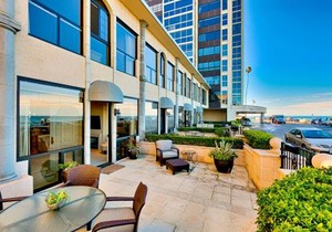 La Jolla Village Oceanfront Homes