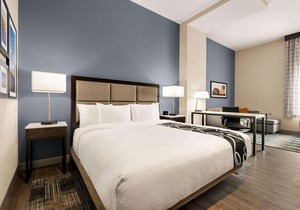 La Quinta Inn & Suites by Wyndham San Bernardino