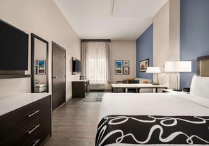 La Quinta Inn & Suites by Wyndham San Bernardino