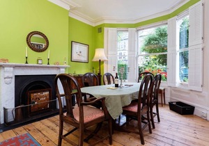 Large 5 bedroom home in unique Camden - reaching Camden Town in 8 min. (Veeve)
