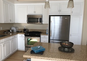 Large Luxury 2BD/2BA Apt at Spectrum, Irvine: Free Parking/Gym/Pool
