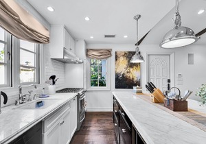 Location, Location, Location! Located In The Heart Of Beverly Hills