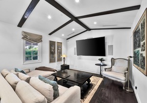 Location, Location, Location! Located In The Heart Of Beverly Hills