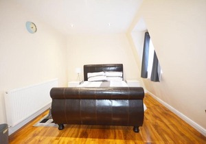 London Modern 4 bedroom Flat
