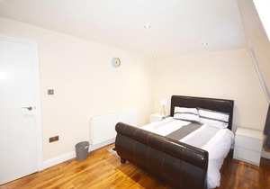 London Modern 4 bedroom Flat