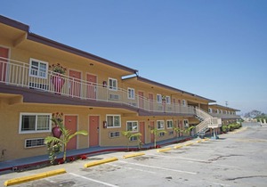 Los Angeles Inn & Suites - LAX