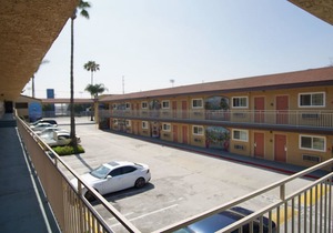Los Angeles Inn & Suites - LAX