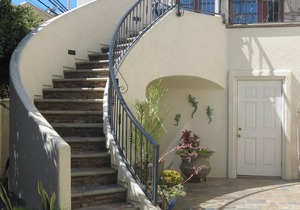 Lovely Apartment Steps From The Beach.