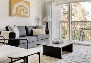 Lovely Burbank 1BR w/ Pool, W/D & Gym, near TJ & WF, by Blueground