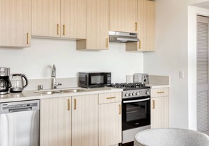 Lovely Culver City 1BR w/Gym & Roof Lounge, Walkable Area, by Blueground