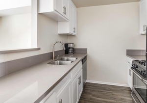 Lovely West Hollywood 2BR, close to bars, restaurants, TJ, by Blueground