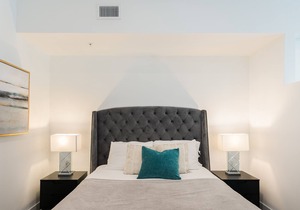 Luxe and Modern Studio, Centrally Located in DTLA, Self Check in, Two Story Gym