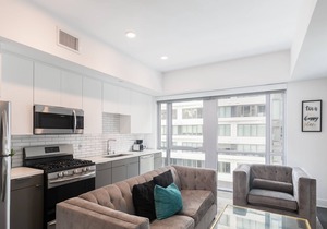 Luxe and Modern Studio, Centrally Located in DTLA, Self Check in, Two Story Gym