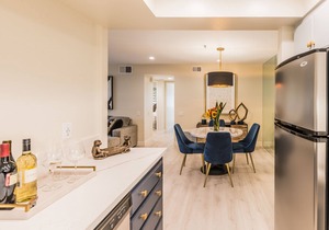 Luxury 2 Bed/2 Bath Downtown Palm Springs/Pool/Spa/Tennis