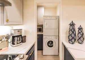 Luxury 2 Bed/2 Bath Downtown Palm Springs/Pool/Spa/Tennis