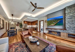 Luxury Three Bedroom Residence steps from Heavenly Village Book 7 Nights for 10% Off by RedAwning