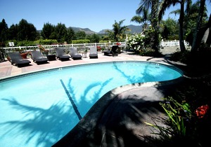 Malibu Country Inn