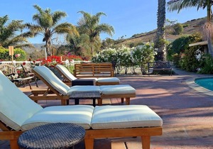 Malibu Country Inn