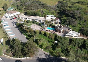 Malibu Country Inn