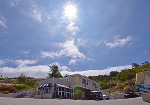 Malibu Country Inn