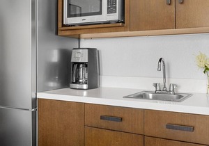 Marriott's Desert Springs Villas I - STUDIO + Kitchenette + Full Bath Sleeps 4