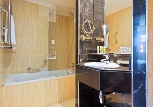Melia White House hotel restaurant