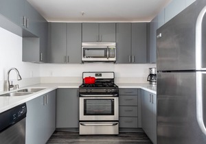 Mod Brentwood 1BR w/Pool, near UCAL & Medical Center, by Blueground