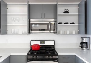 Mod Brentwood 1BR w/Pool, near UCAL & Medical Center, by Blueground