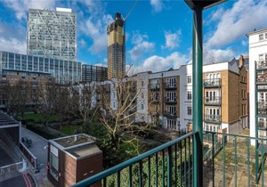 Modern 2 bed Apt w/Balcony in Trendy Shoreditch