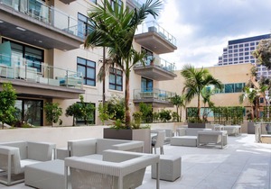 Modern 2 Bedroom Apartment in Glendale