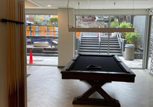 Modern condo with pool ,near Hollywood,DTLA, melrose