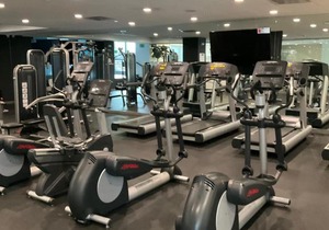Modern condo with pool ,near Hollywood,DTLA, melrose