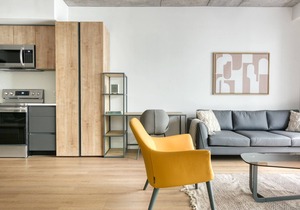 Modern Downtown 1BR w/Pool, Gym & W/D near Staples Center, by Blueground (LAX 544)