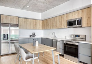 Modern Downtown 1BR w/Pool, Gym & W/D near Staples Center, by Blueground (LAX 544)