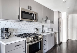 Modern Long Beach Studio w/Pool & Gym, walk to Ocean Blvd, by Blueground