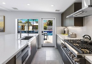 Modern Posh – Mid-Century Oasis with Pool, Spa, Game Yard & Mountain Views