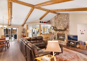 Modern Relaxation at Castle Glen Gem Big Bear Lake
