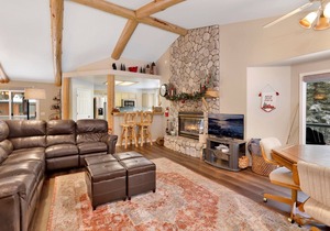 Modern Relaxation at Castle Glen Gem Big Bear Lake